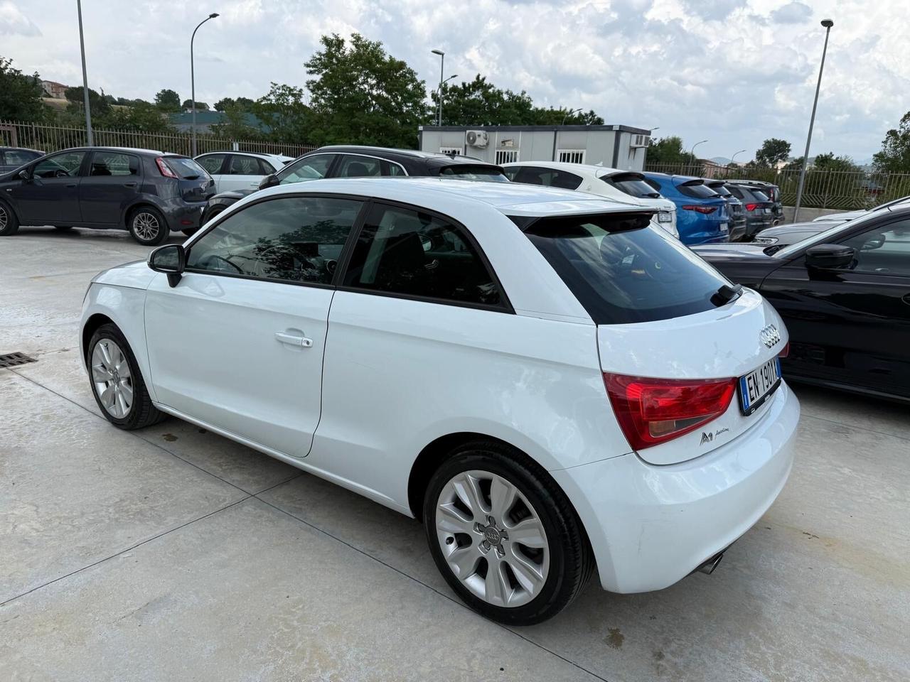 AUDI A1 1.6 TDI 90CV ATTRACTION (NEO PATENTATI)