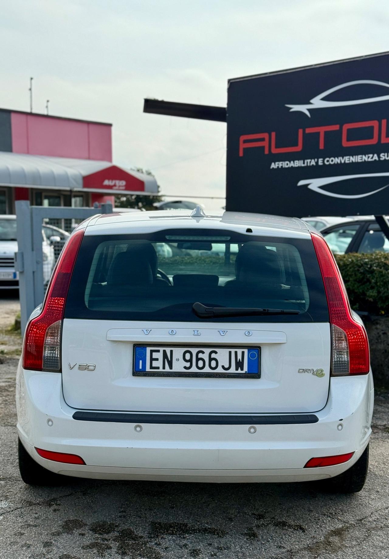 Volvo V50 DRIVe R-design 2012 1.6D OK NEOPATENTATI