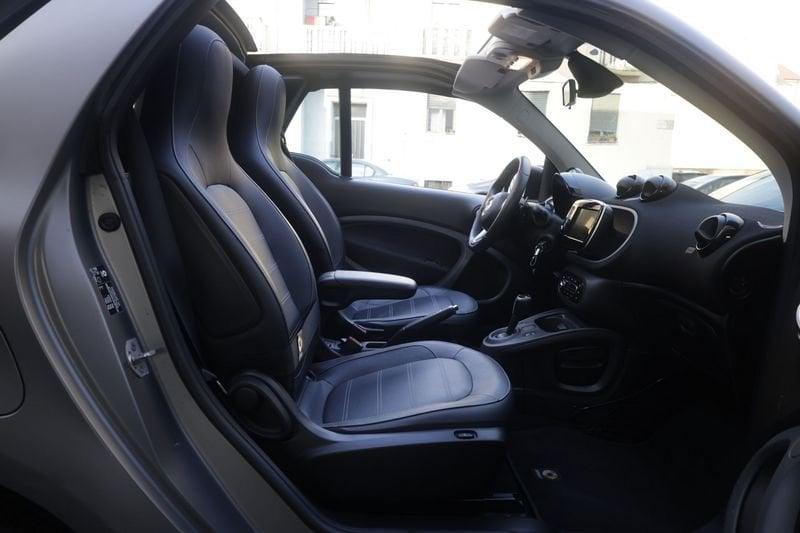 smart fortwo smart fortwo 90 0.9 T twinamic cabrio BRABUS Style 66KW ANNO 2019