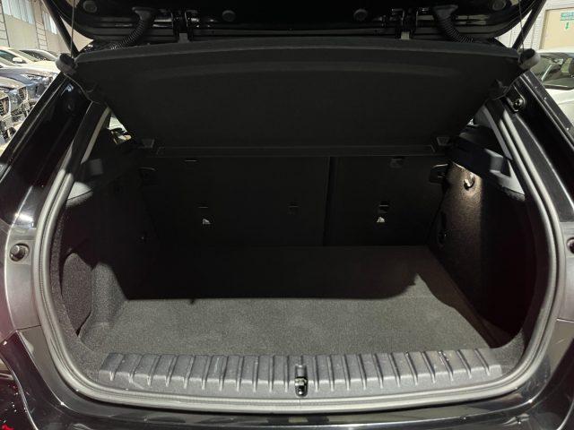 BMW 118 iA 5p. Business Advantage "18 Msport/Navi/Virtual