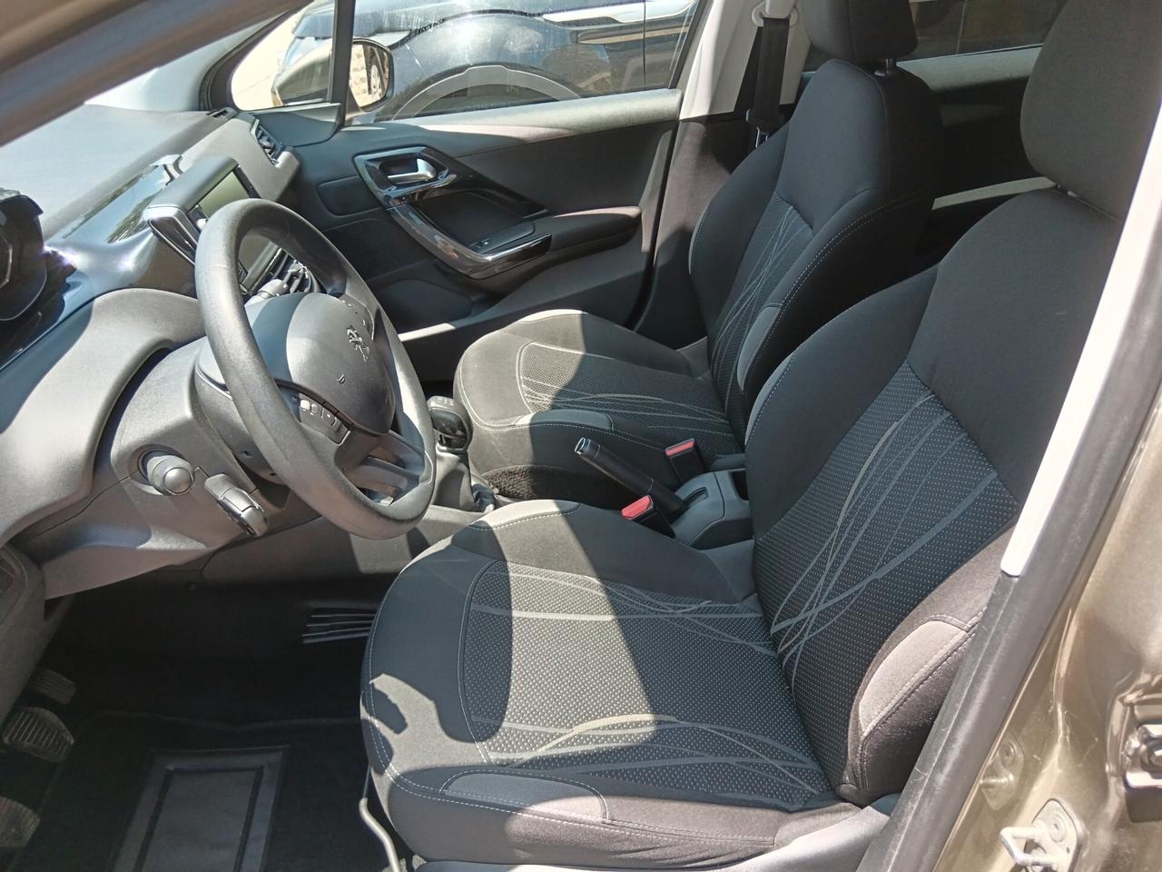 Peugeot 208 1.4 HDi 68CV 5P NEOPATENTATI