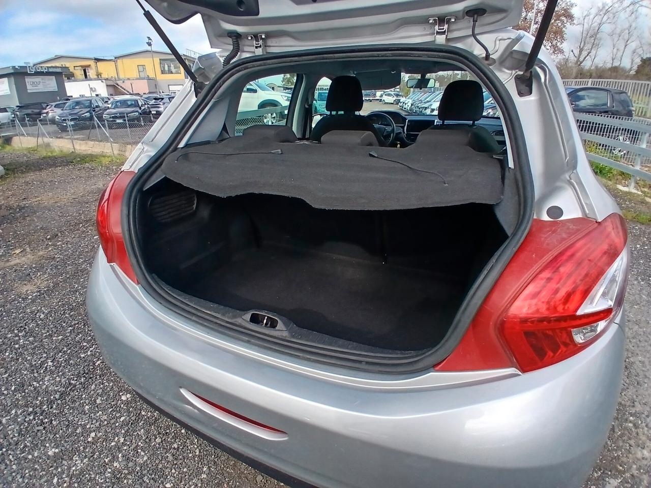 Peugeot 208 1.4 HDi 68 CV 5 porte Allure