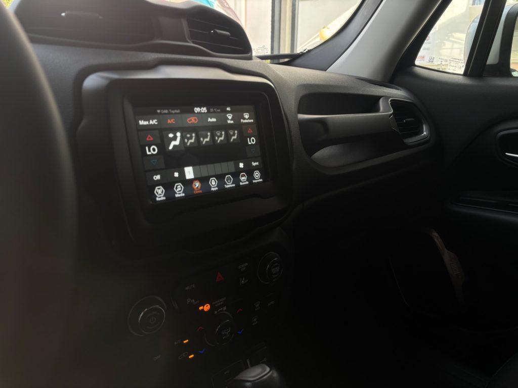 Jeep Renegade 1.5 Turbo T4 MHEV Limited tua da €199,00 mensili