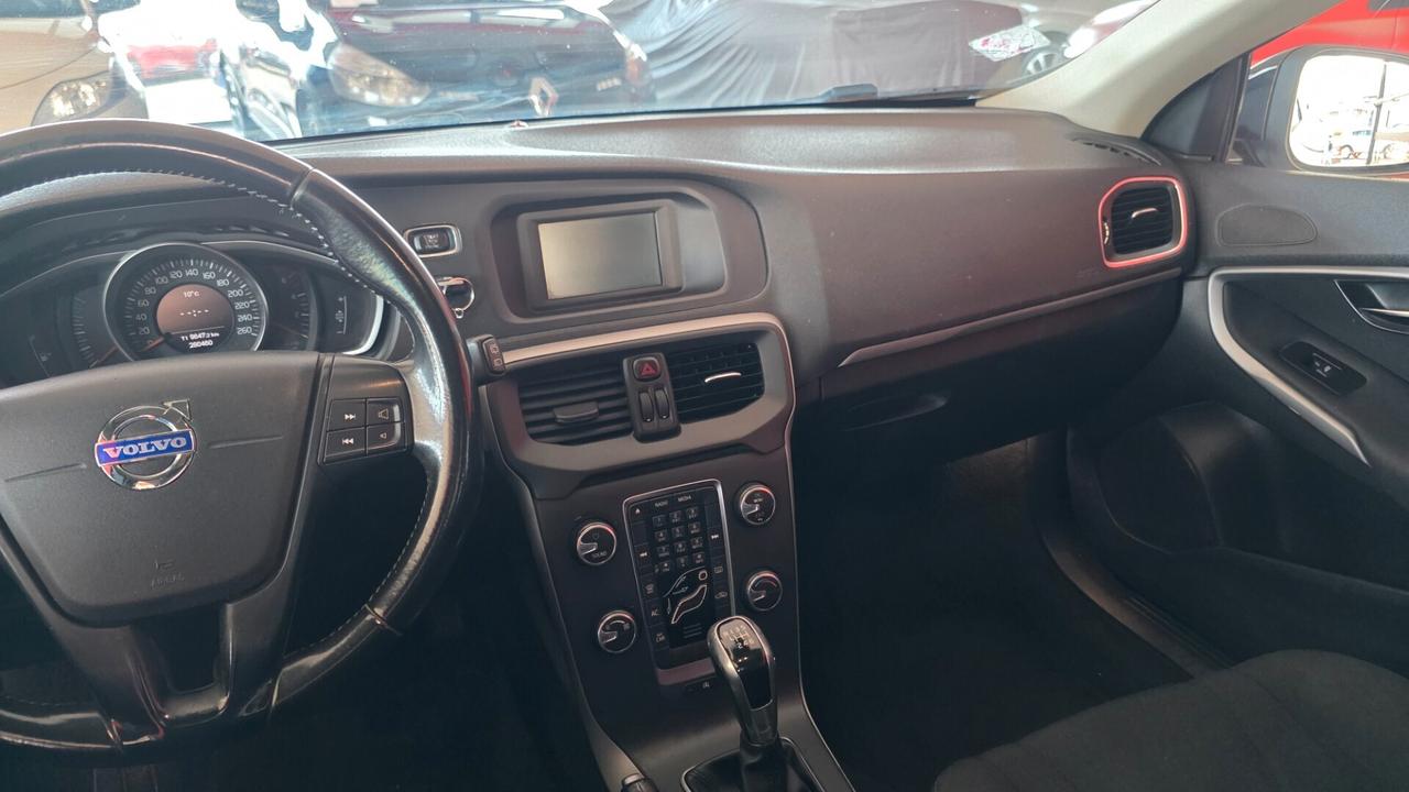 Volvo V40 D2 1.6 summum (84kw)