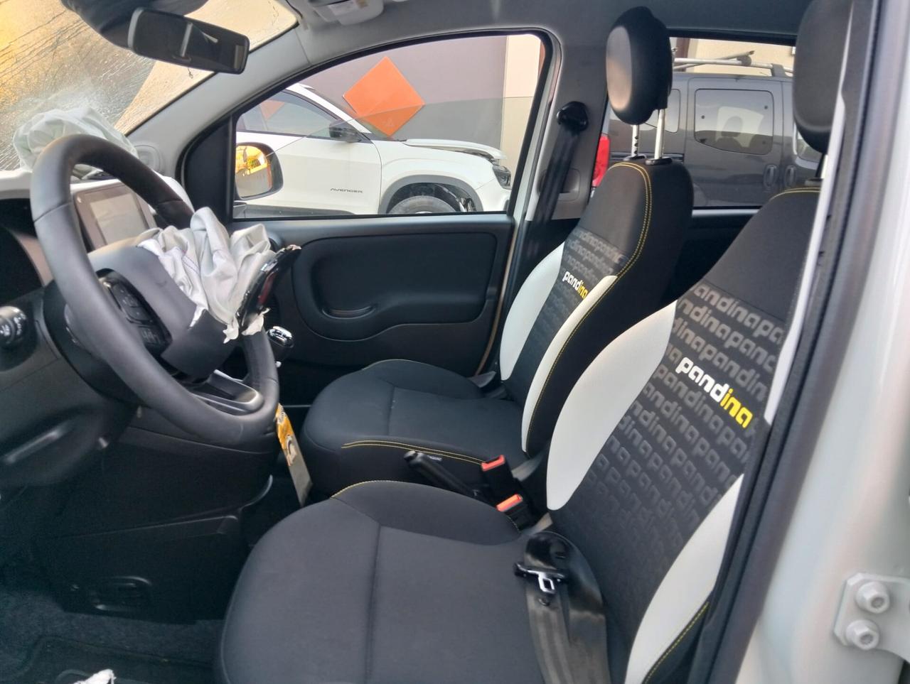 Fiat Pandina 1.0 Hybrid Cross 2025 SINISTRATA