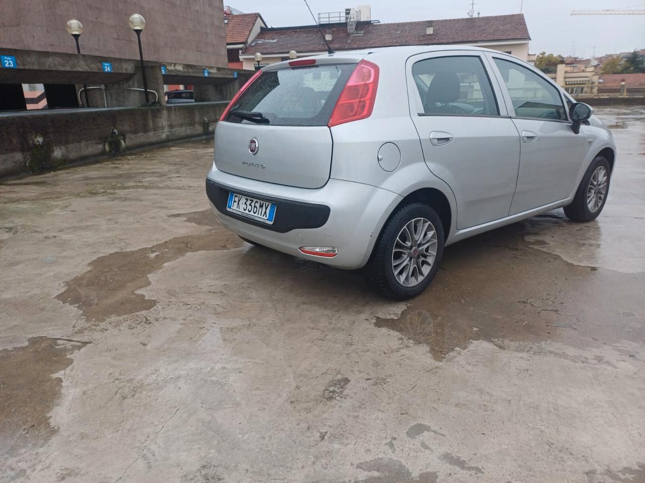 Fiat Punto 1.4 8V GPL LOUNGE E6
