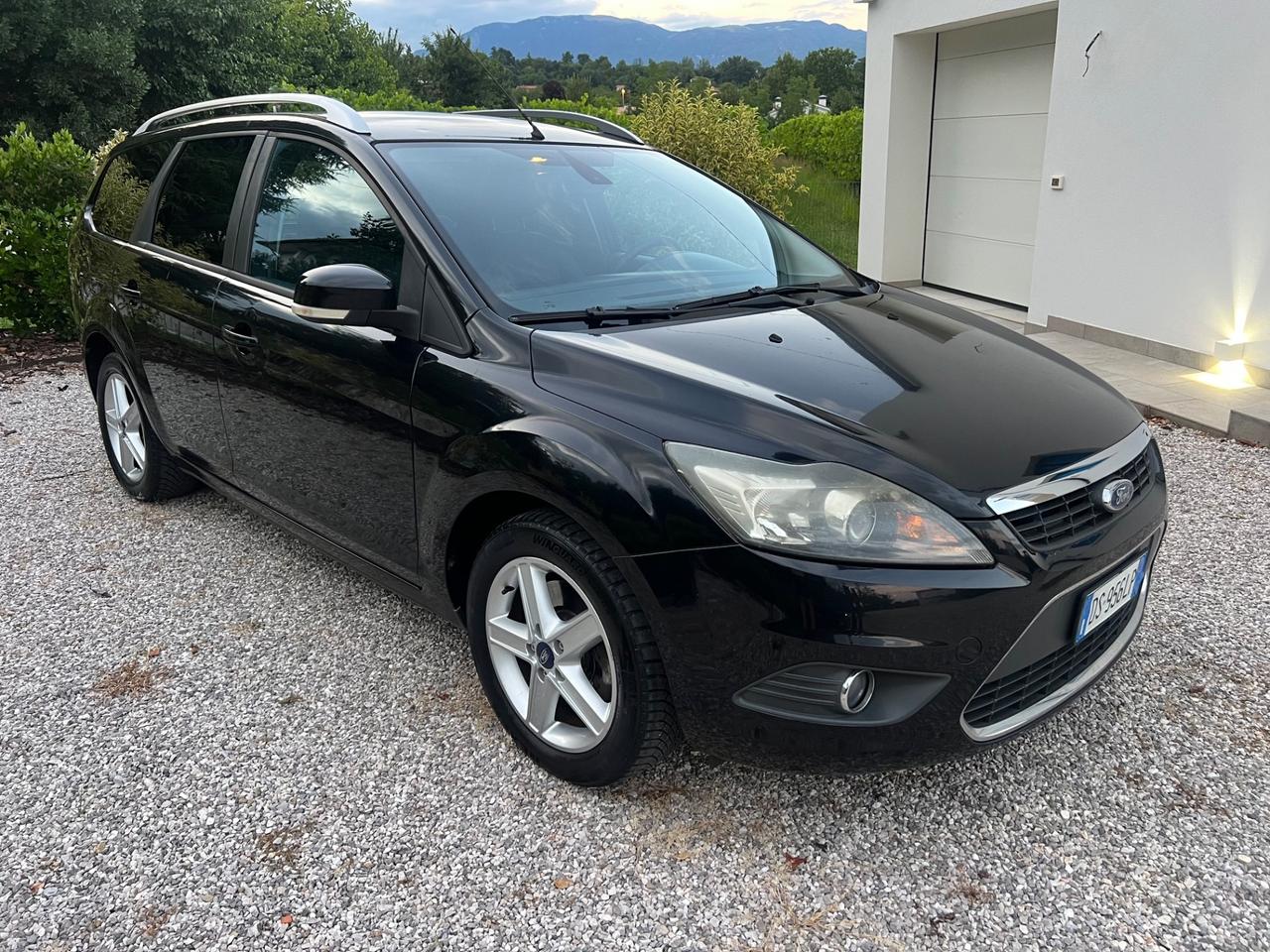 Ford Focus 2000 gpl titanium