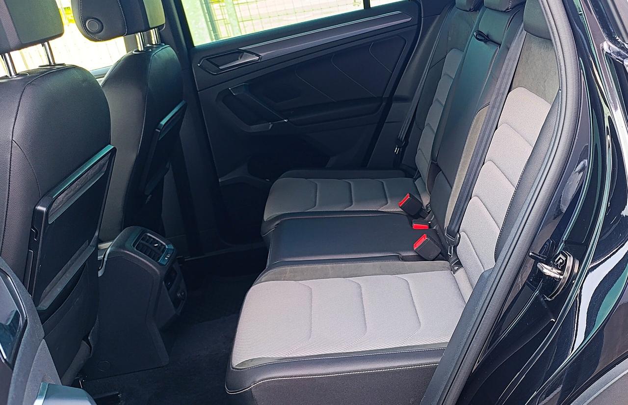 Volkswagen Tiguan 2.0 TDI 190 CV SCR DSG 4MOTION Executive R-line