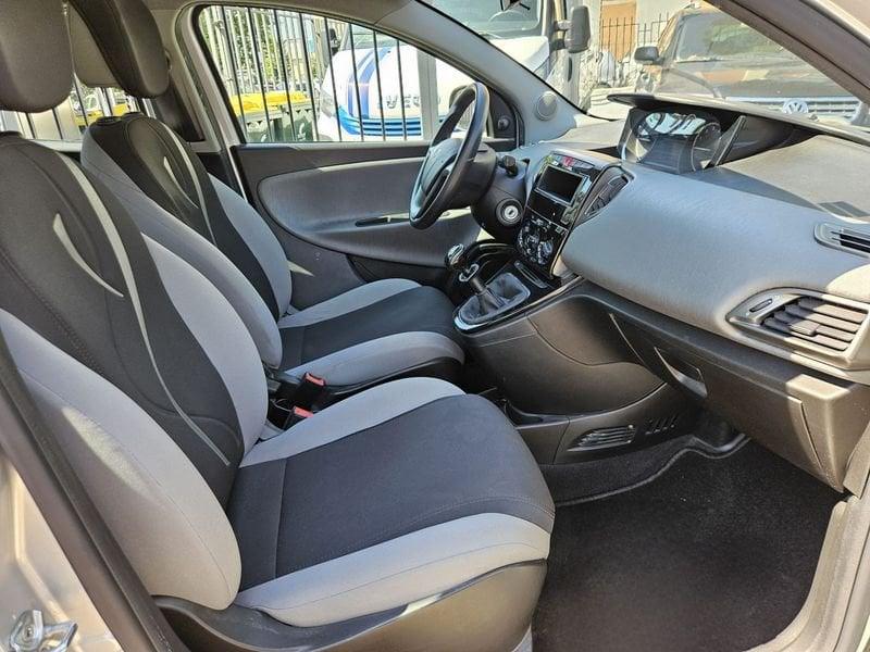 Lancia Ypsilon 1.2 69 cv Silver