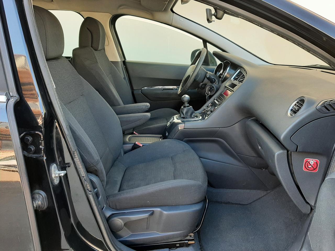 Peugeot 5008 1.6 HDi 112CV Active