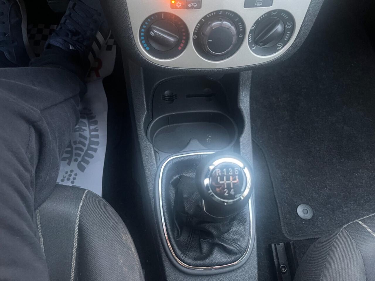 Opel Corsa 1.2 3 porte Club 2007