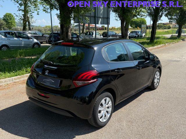 PEUGEOT 208 PureTech 82 5 porte Black Line NAVI PDC