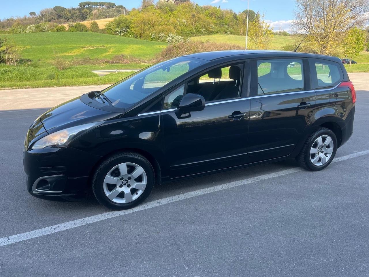 Peugeot 5008 1.6 HDi 115CV Business 7 POSTI