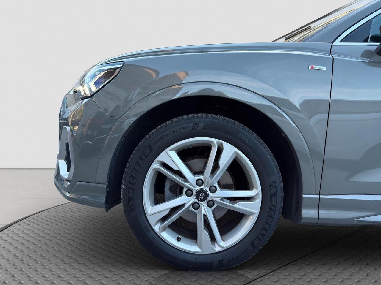 Audi Q3 35 TDI S tronic line edition 2023