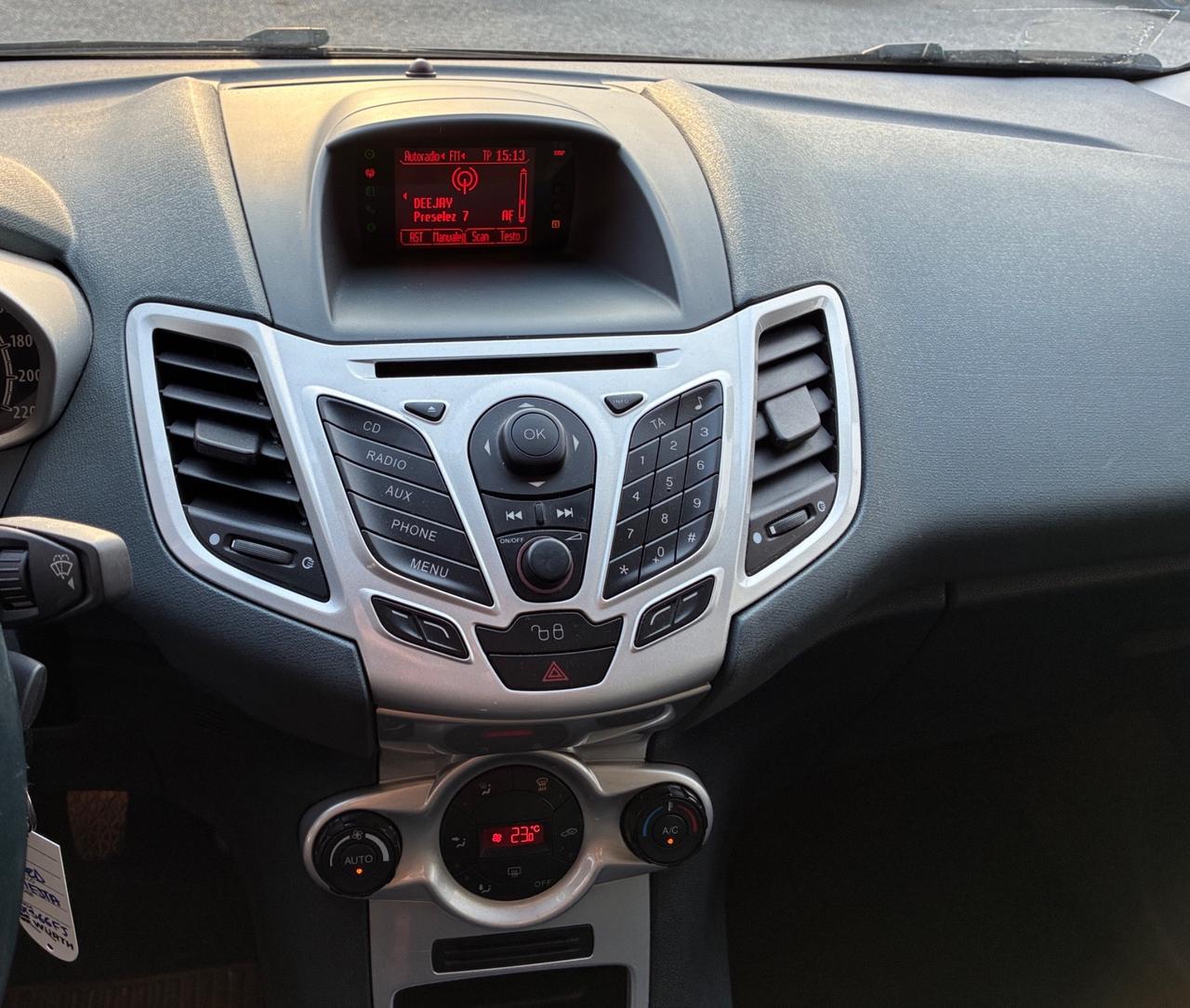 Ford Fiesta 1.4 TDCi Titanium - 5 porte