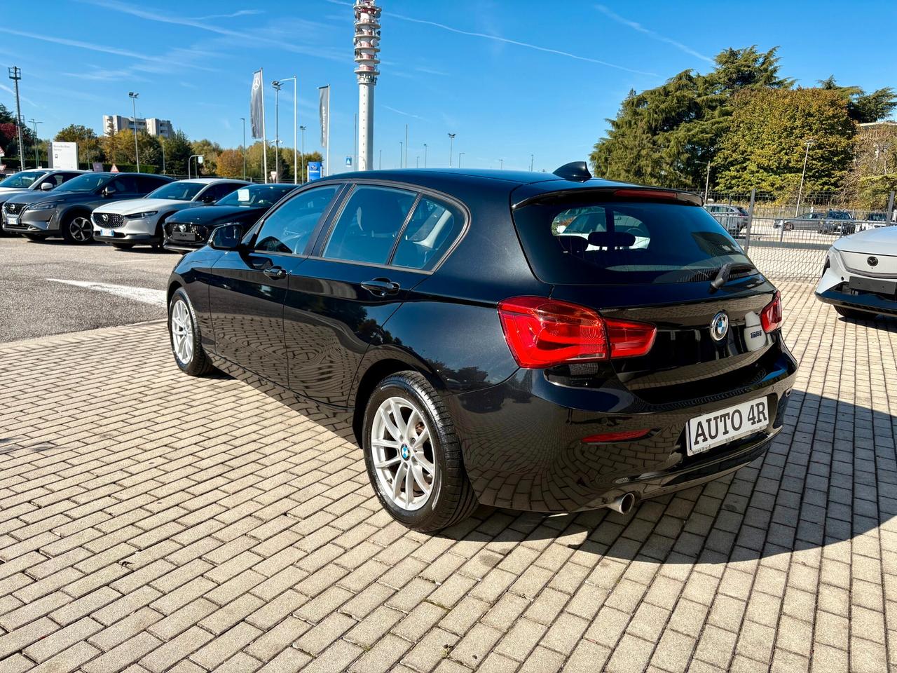 Bmw 118 Serie 1 - 118i 5p. 136cv Doppio treno di Cerchi / Gomme