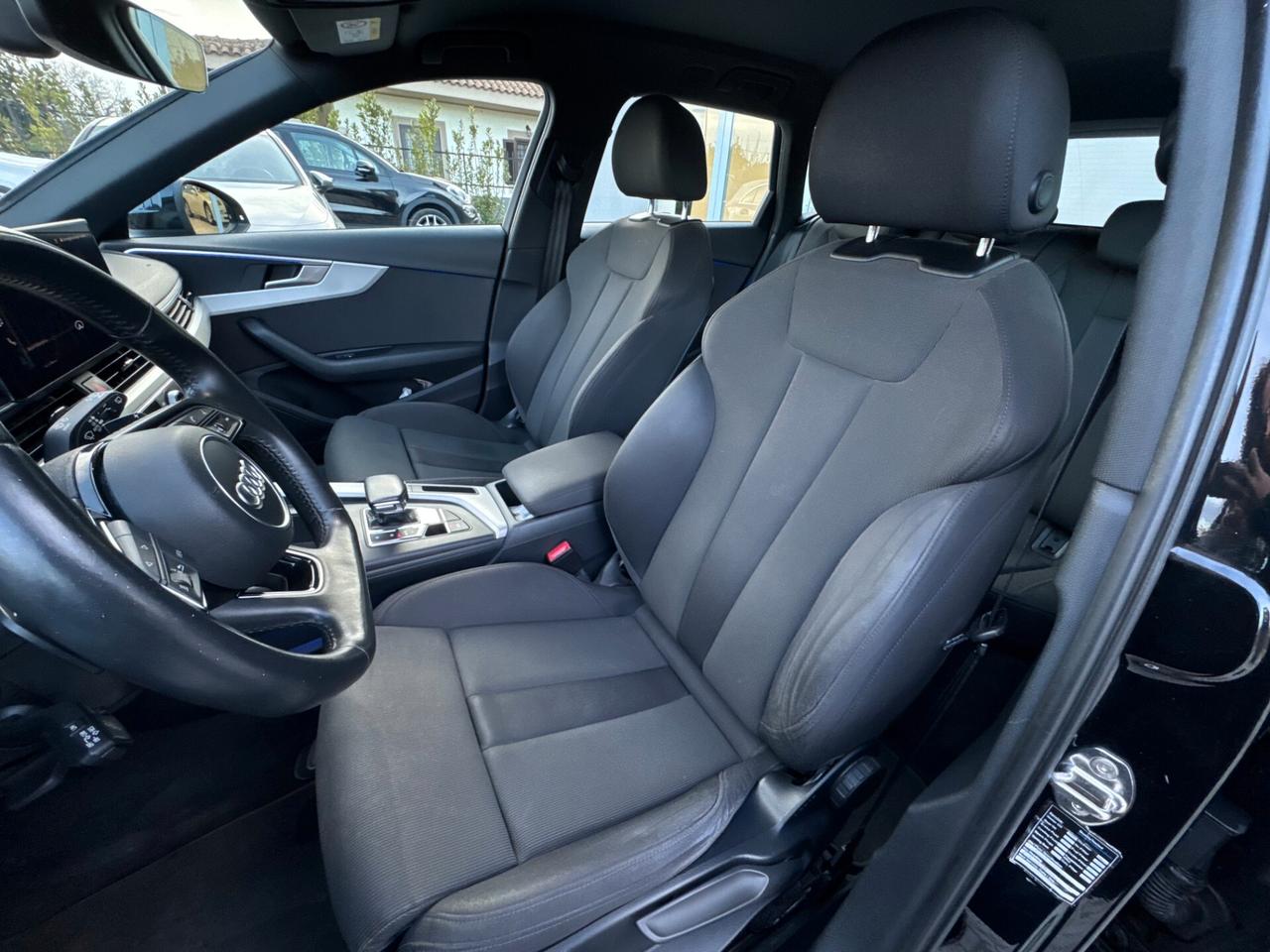 Audi A4 Avant 35 TDI/163 CV S tronic line edition UNI PRO