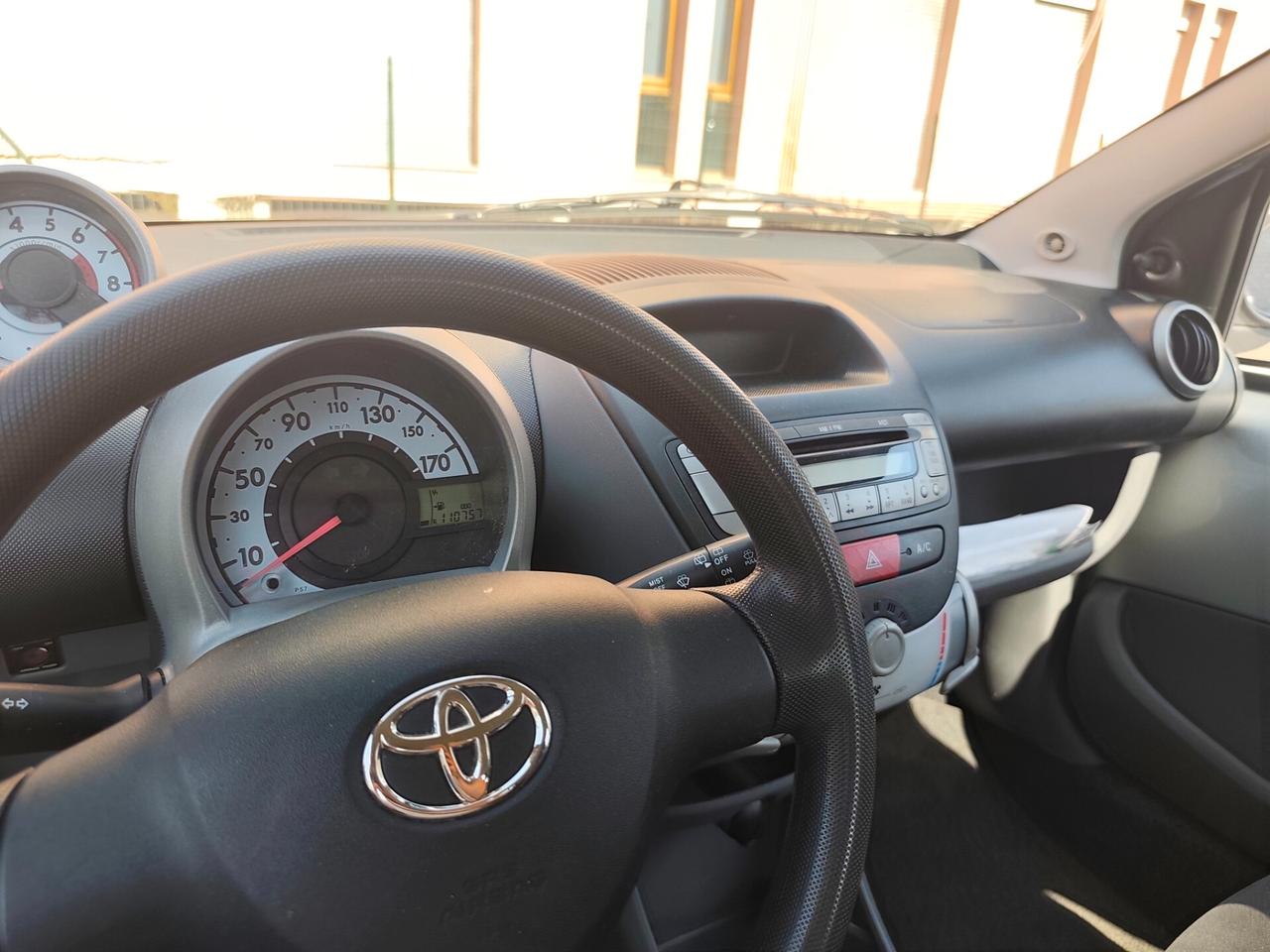 Toyota Aygo 1.0 benzina 5 porte 110 Milà km