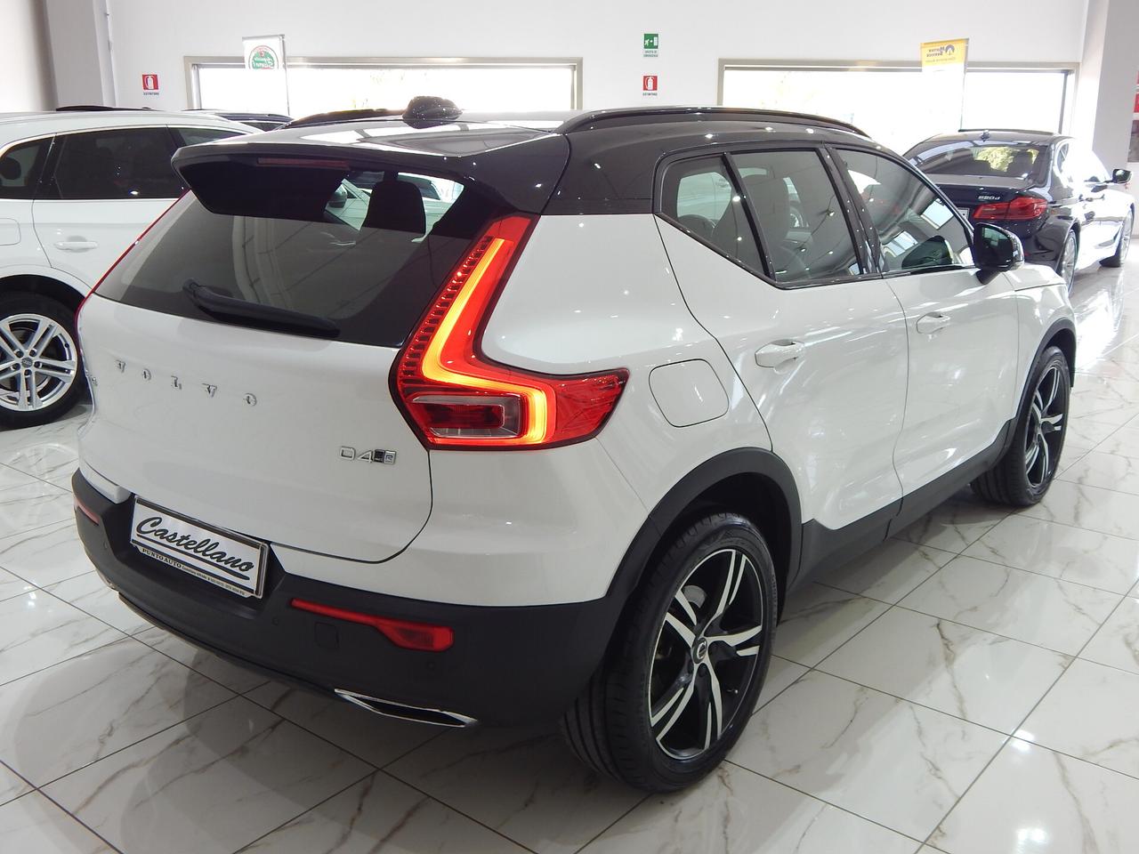 Volvo XC40 2.0 D4 R-Design AWD Geartronic NAVI-PELLE-PARK-LED