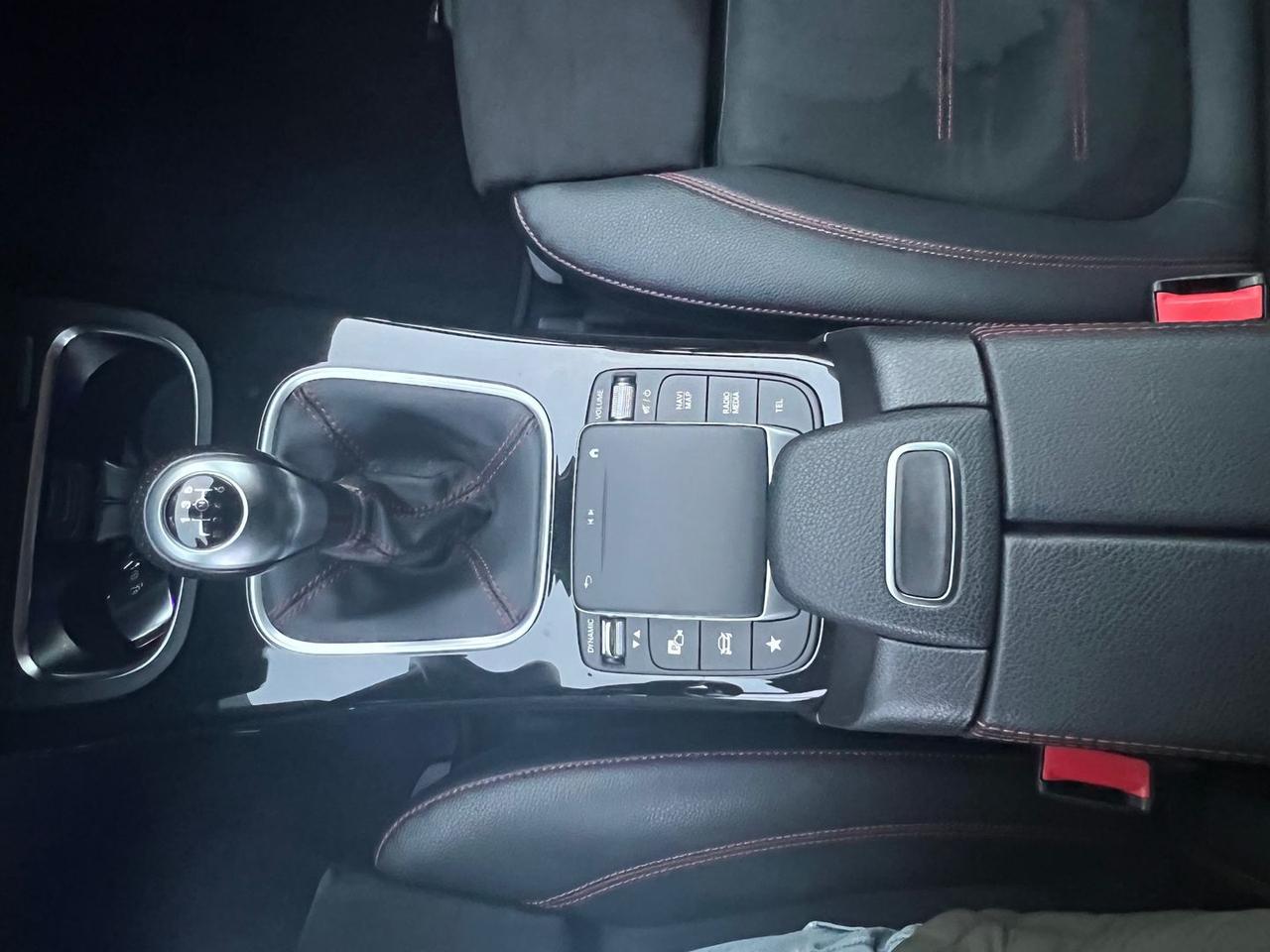 Mercedes-Benz A 200 AMG Line Premium A 200 #9772