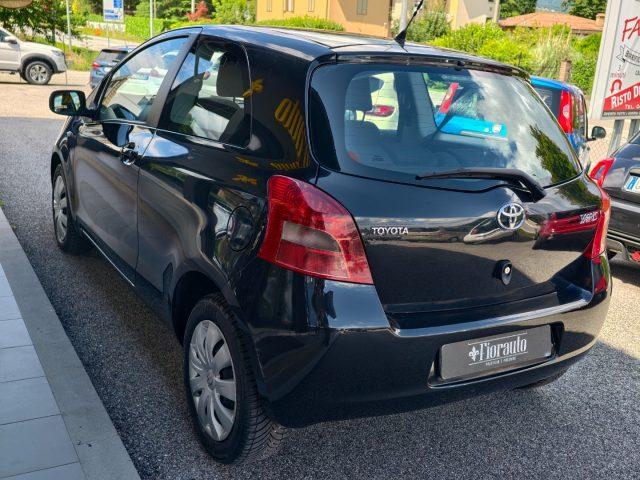 TOYOTA Yaris 1.3 3 porte Navi OK NEOPATENTATI