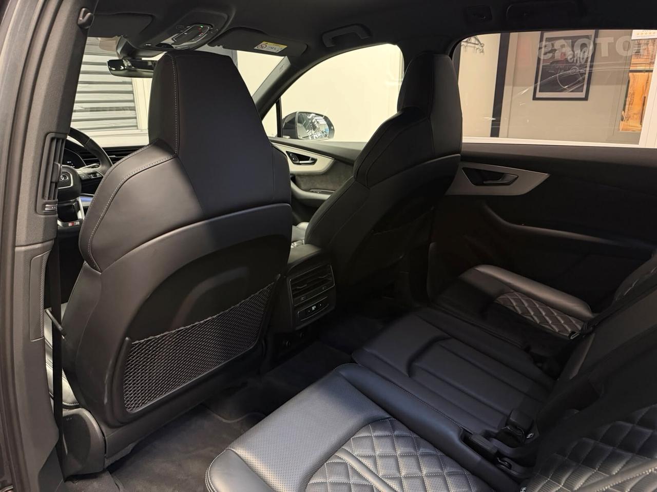 Audi Q7 55 TFSI e S-Line IVA ESPOSTA