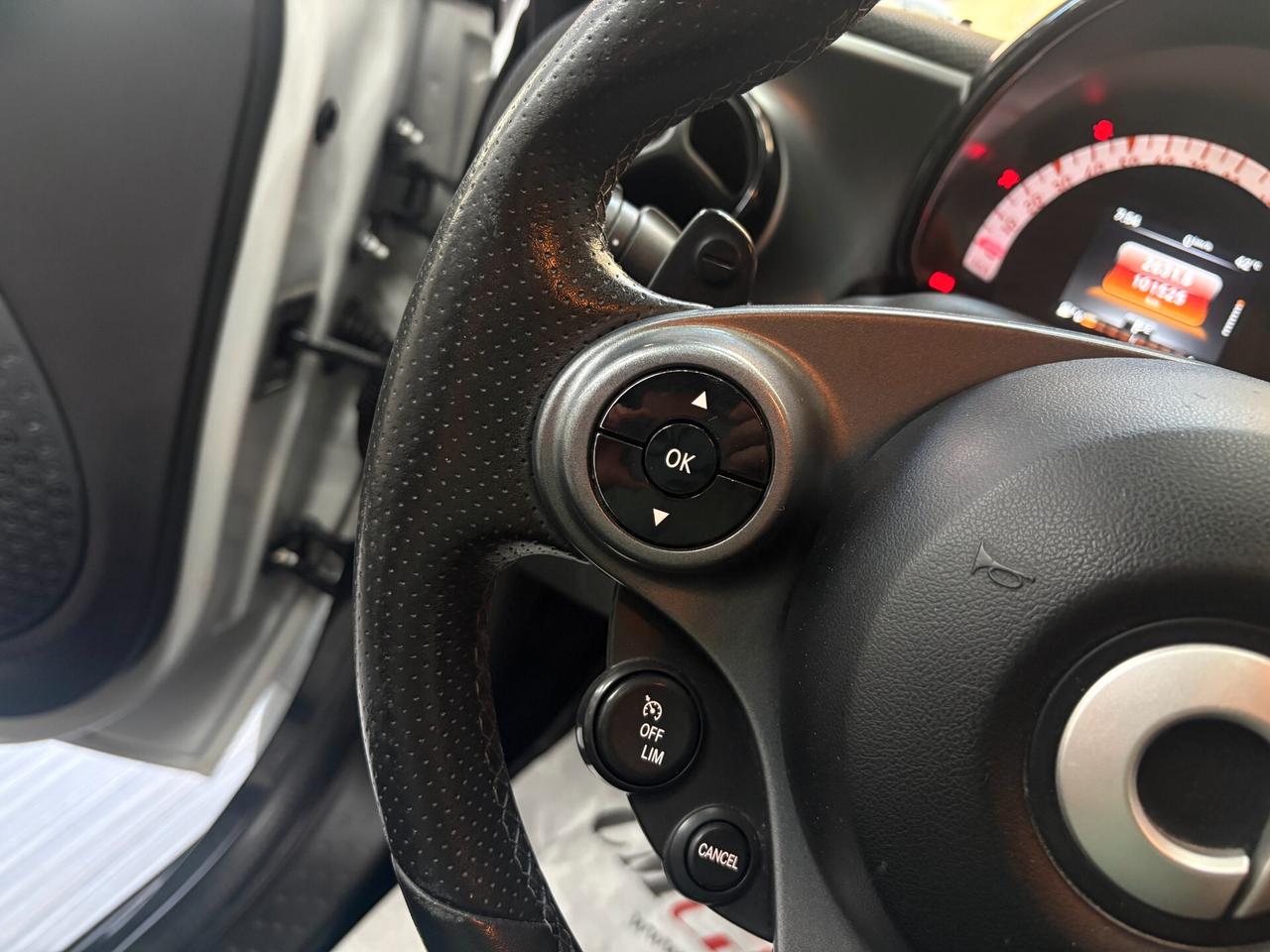 smart forFour 1.0 Twinamic Automatica 71cv Passion ITALIANA