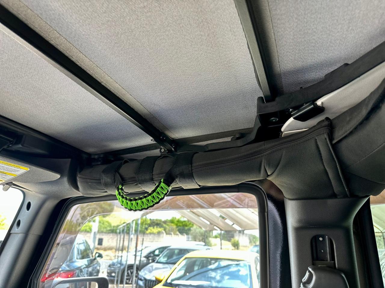Jeep Wrangler Unlimited 2.8 Auto Sahara Hard-Top