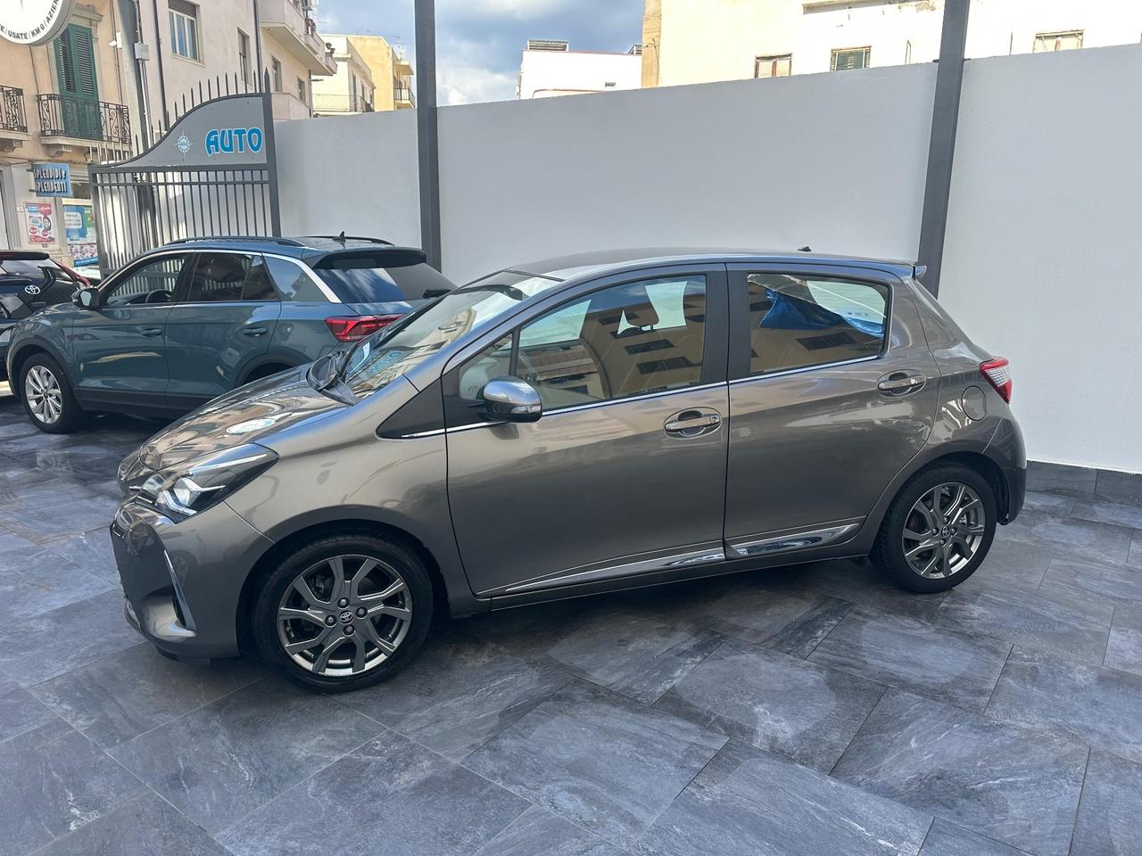 Toyota Yaris 1.0 5 porte Lounge