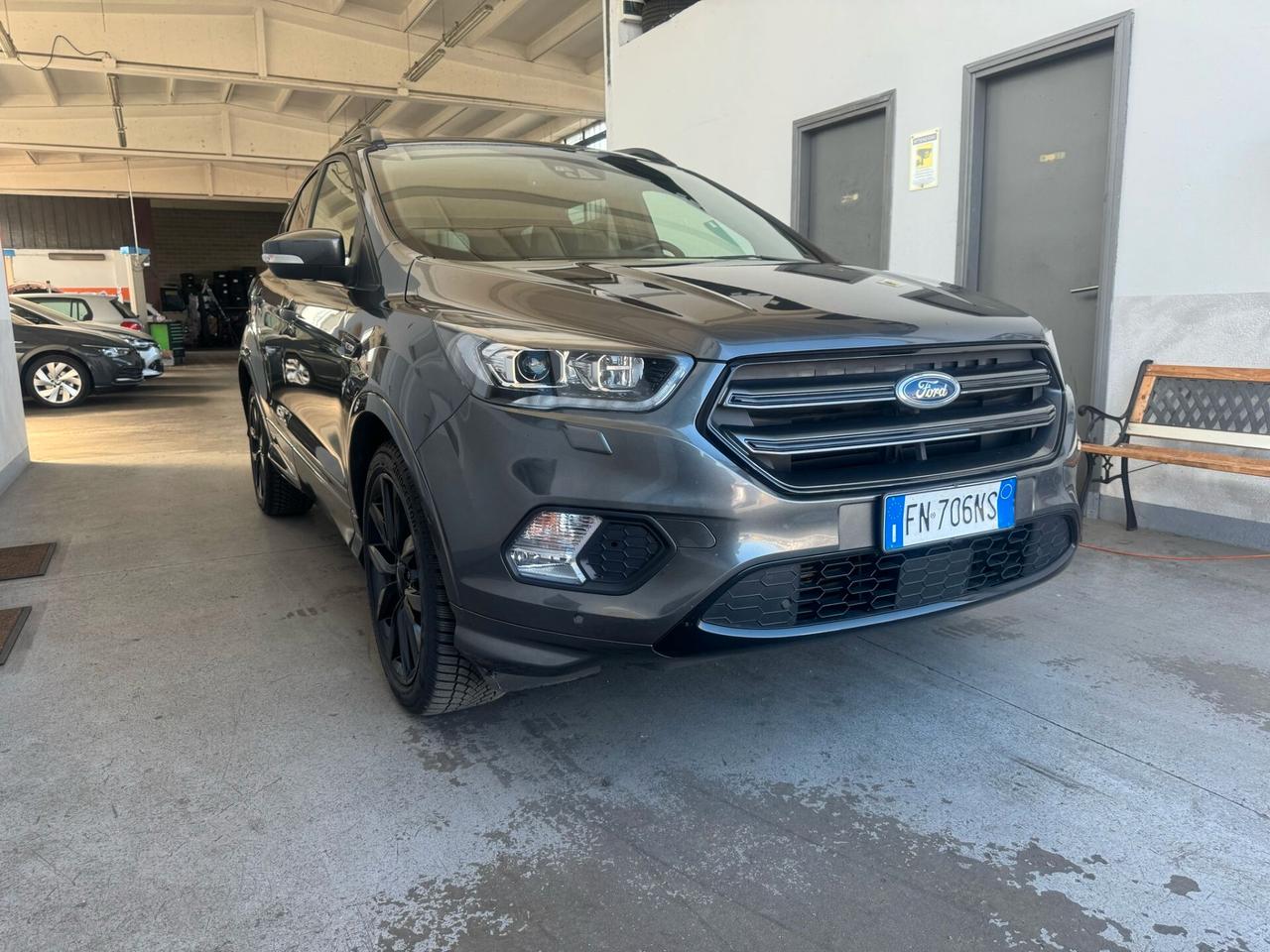 Ford Kuga 1.5 TDCI 120 CV S&S 2WD ST-Line