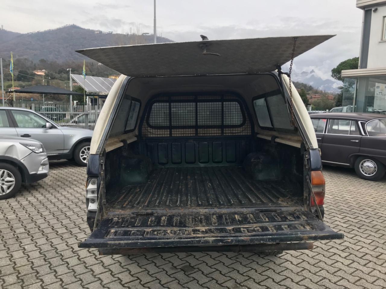 Mitsubishi L200 2.5 TDI 4WD Club Cab Pick-up GLX