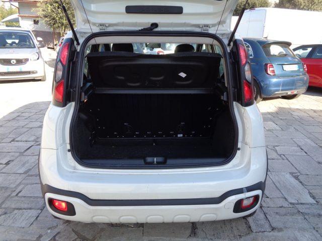 FIAT Panda 1000 HYBRID CITY CROSS PLUS 70CV CARPLAY CLIMAUTO