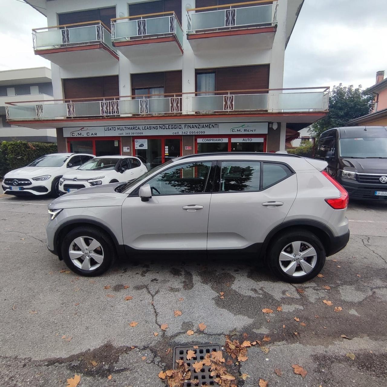 Volvo XC40 B3 automatico Core Pack tagliandi