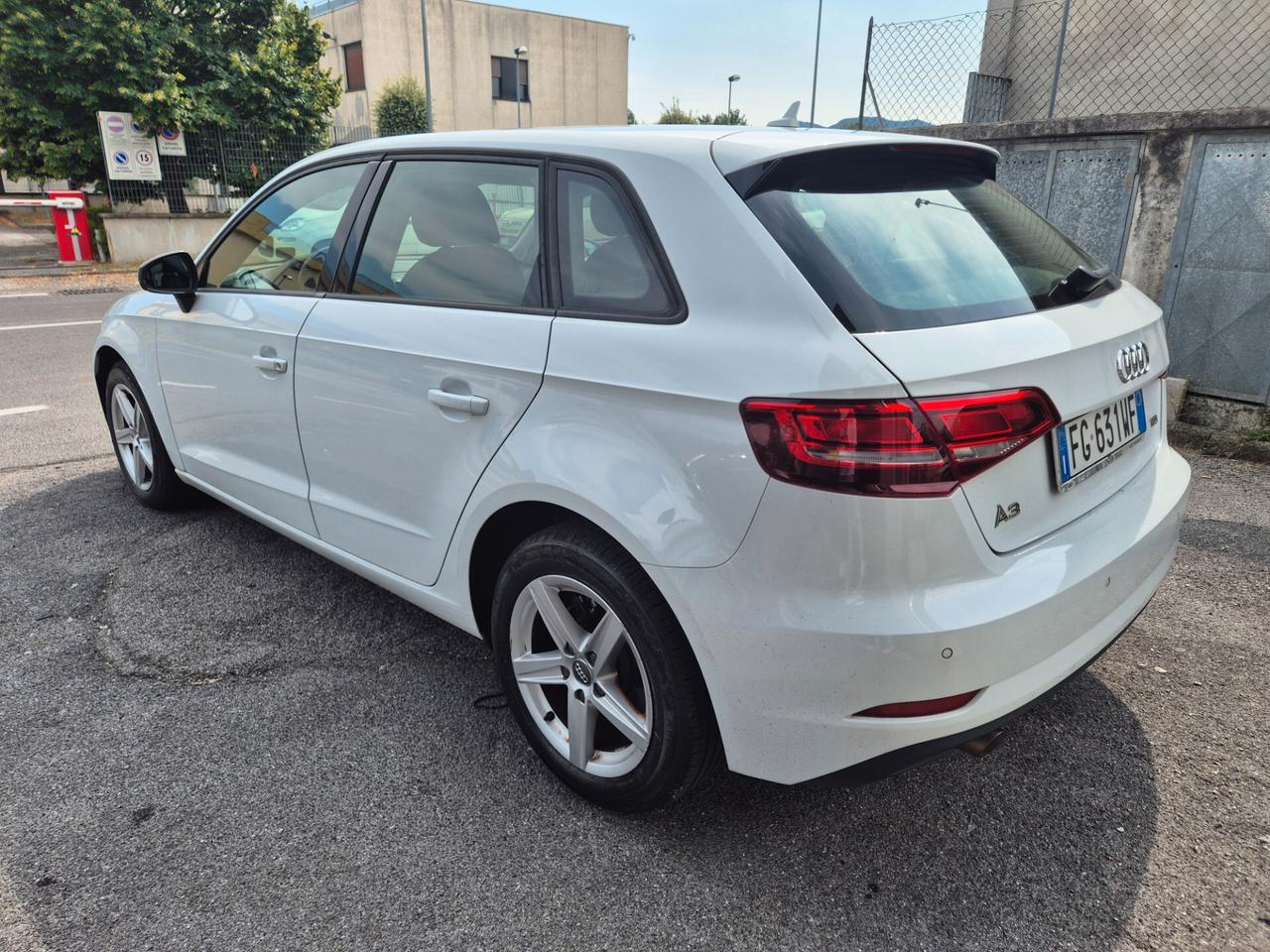 Audi A3 SPB 1.6 TDI S tronic Sport