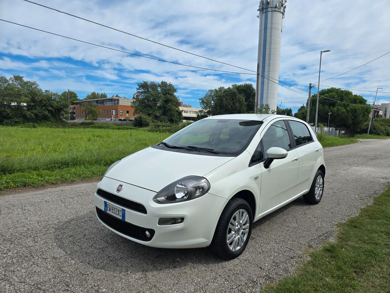Fiat Punto 1.4 Natural Powver- Con GARANZIA - NEOPATENTATI
