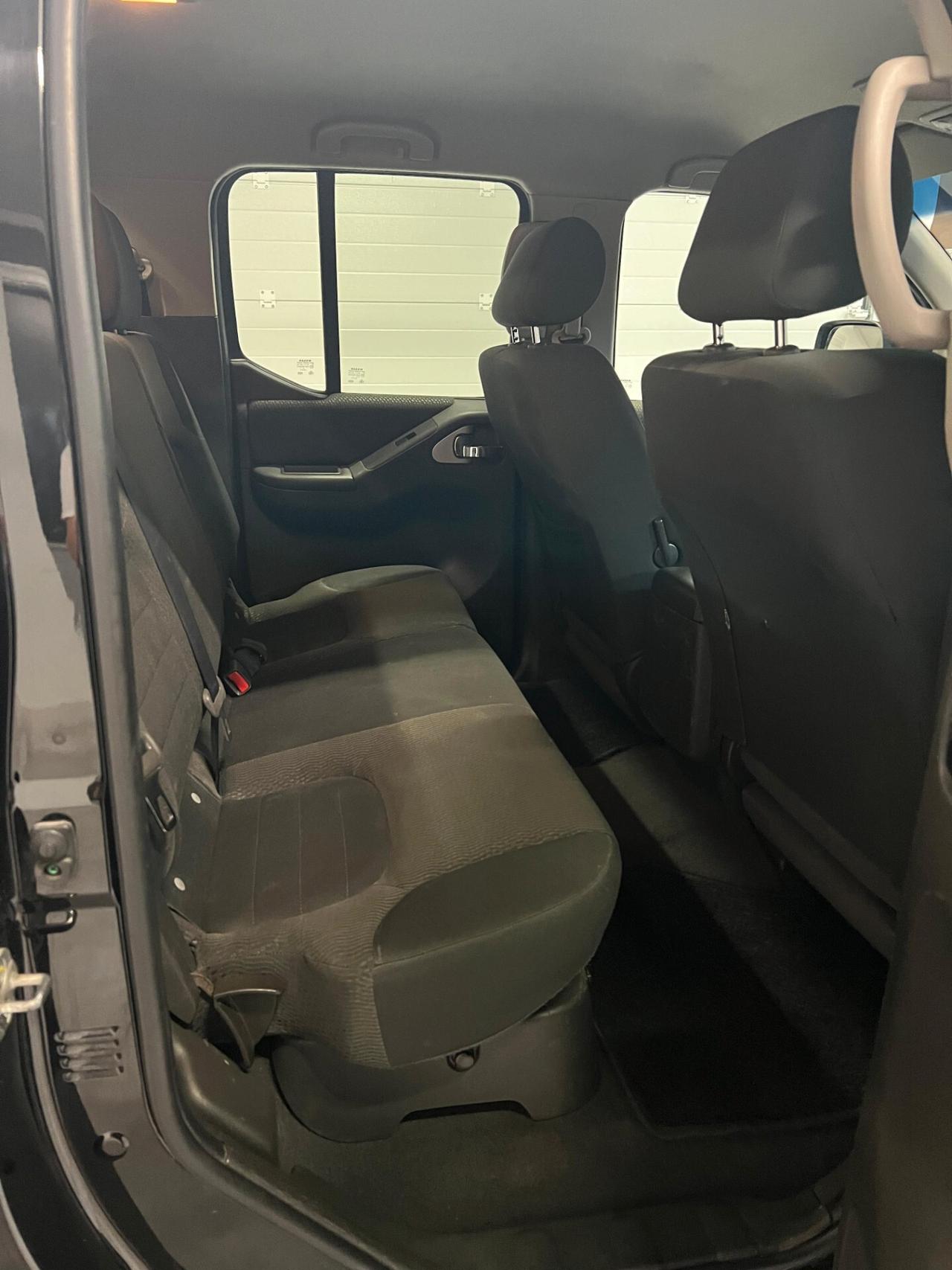 Nissan Navara 2.5 dCi 190CV 4 porte Double Cab LE