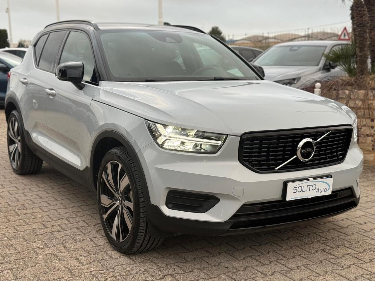 Volvo XC40 Recharge Plug-in Hybrid R-Design 211CV
