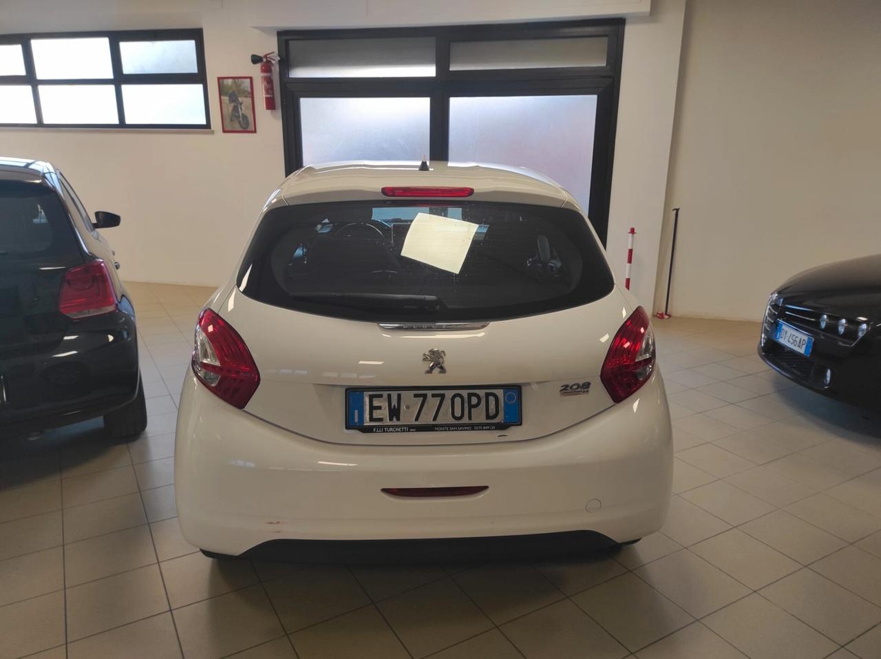 Peugeot 208 1.4 HDi 68 CV 5 porte Allure