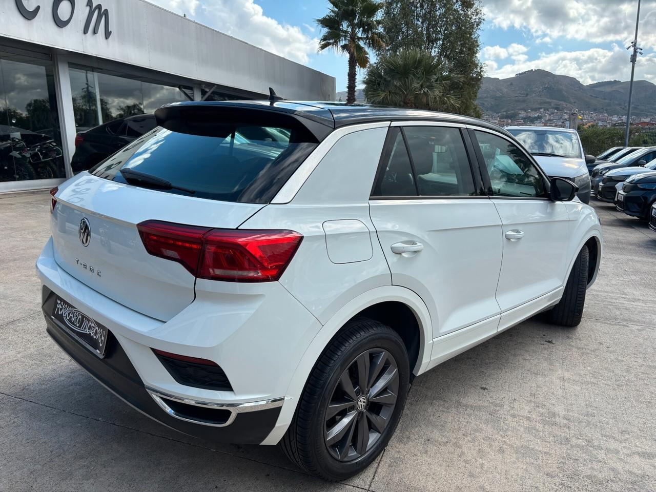 Volkswagen T-Roc 1.6 TDI SCR BUSINESS BIANCO IVA ESPOSTA A SOLI 199 EURO AL MESE