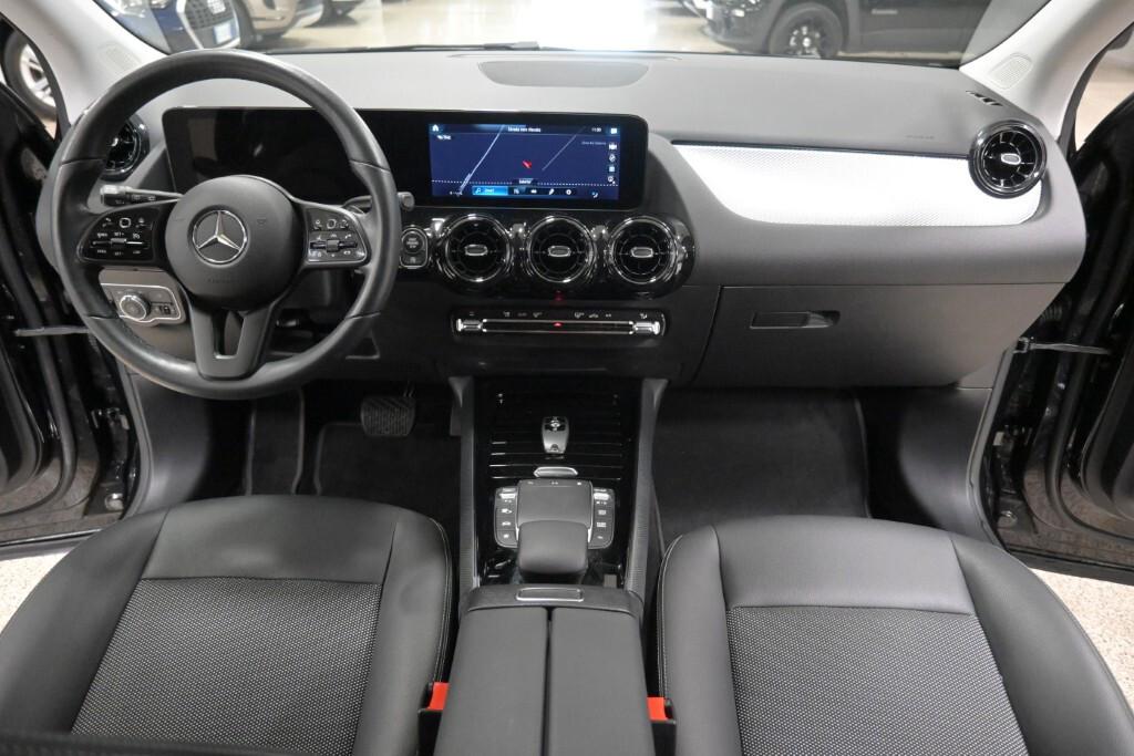 MERCEDES GLA 180D 115CV BUSINESS *2022