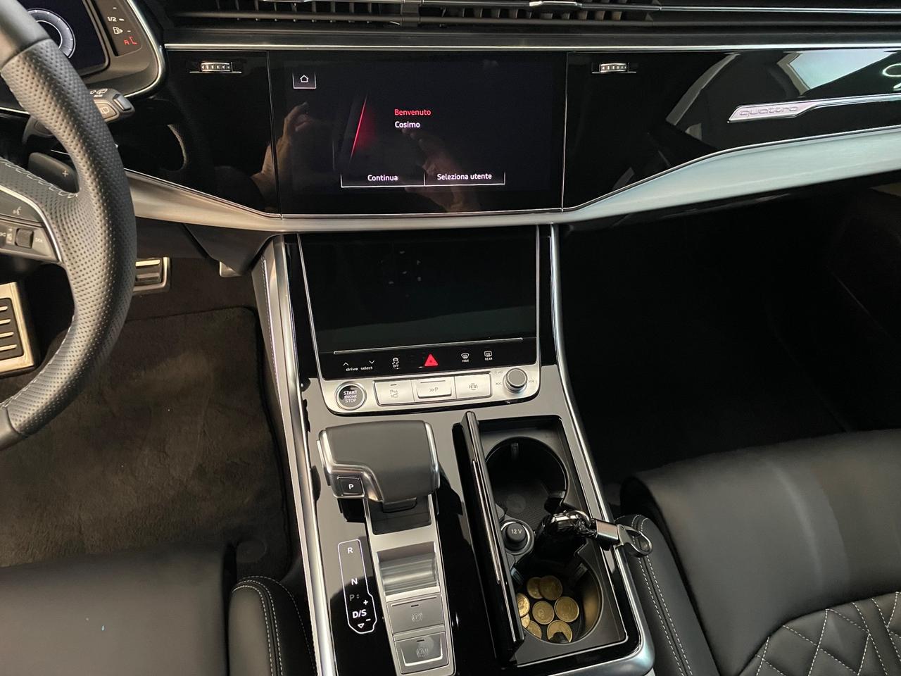 Audi Q8 50 TDI 286 CV S-Line Matrix Soft Close Cerchi 23"