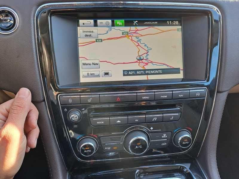 Jaguar XJ 3.0d V6 Portfolio auto my13