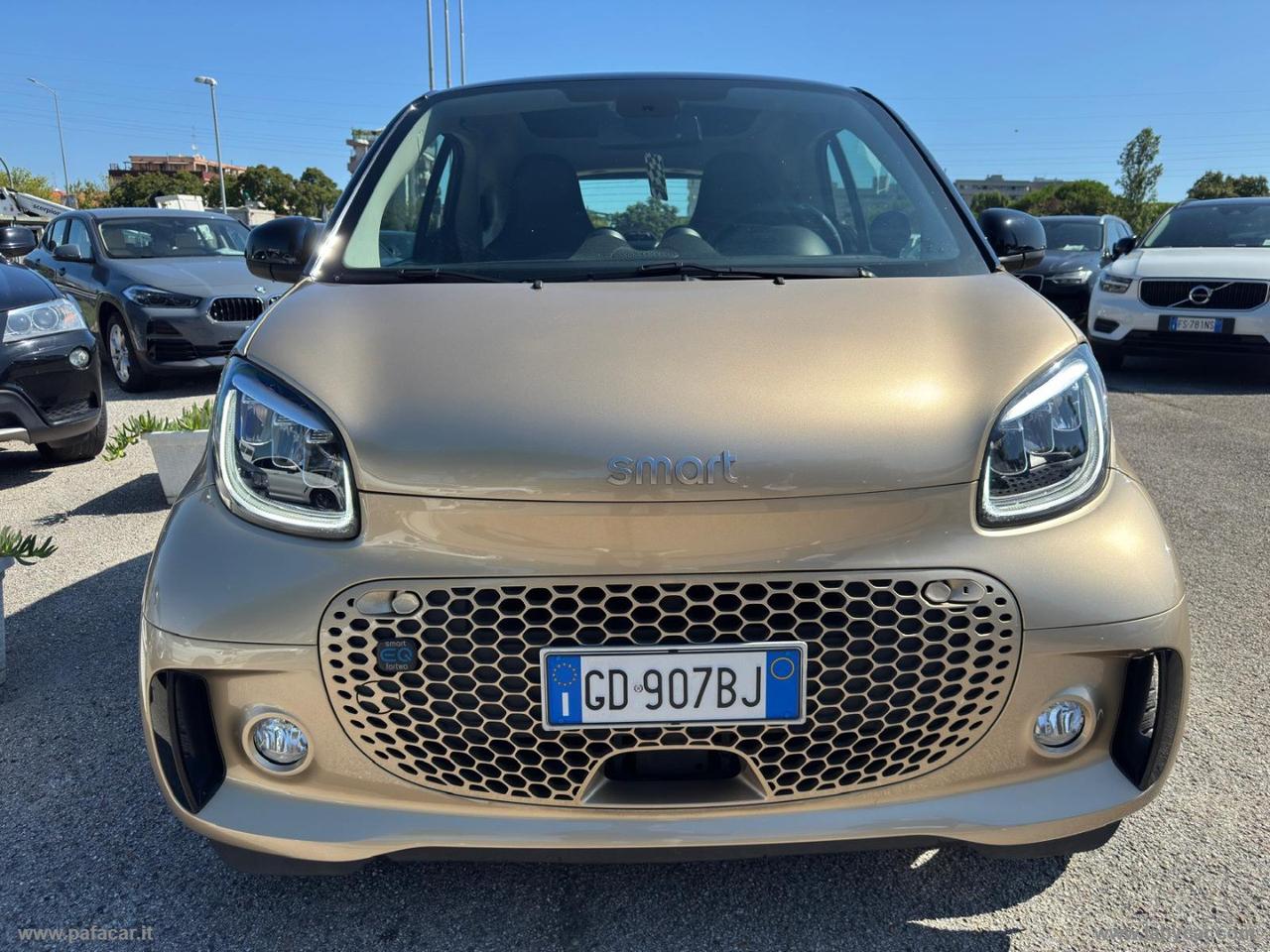 SMART fortwo EQ Parisblue