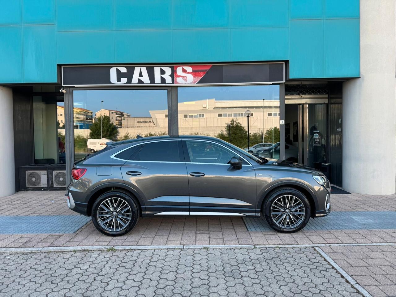 Audi Q3 SPORTBACK S LINE