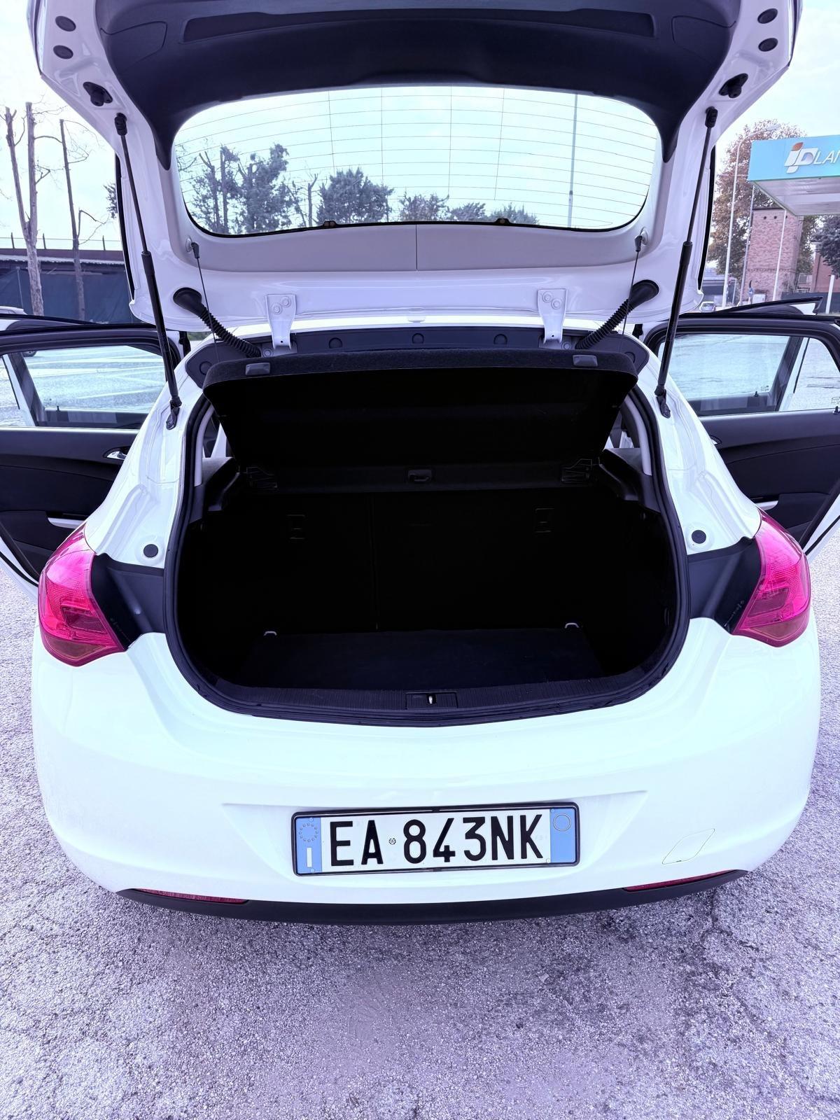 Opel Astra 1.7 CDTI 110CV 5 porte Ok neopatentati