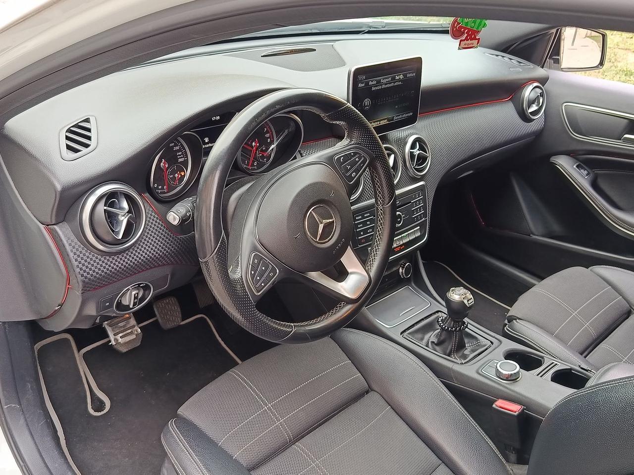 Mercedes-Benz A 180 Night Edition #6499