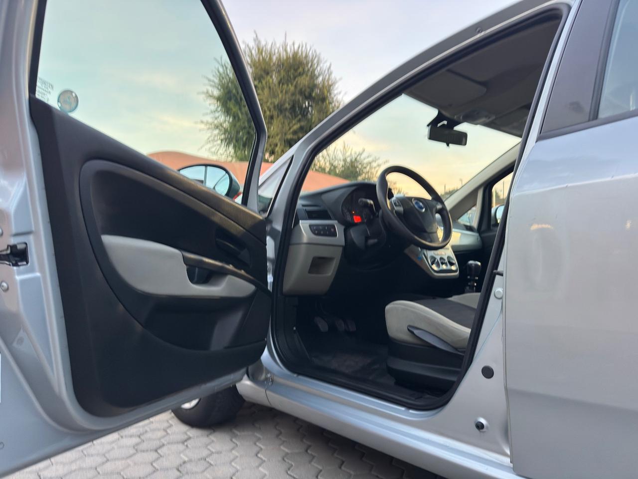 Fiat Grande Punto 1.2 ADATTA A MNEOPATENTATI 5 porte Dynamic