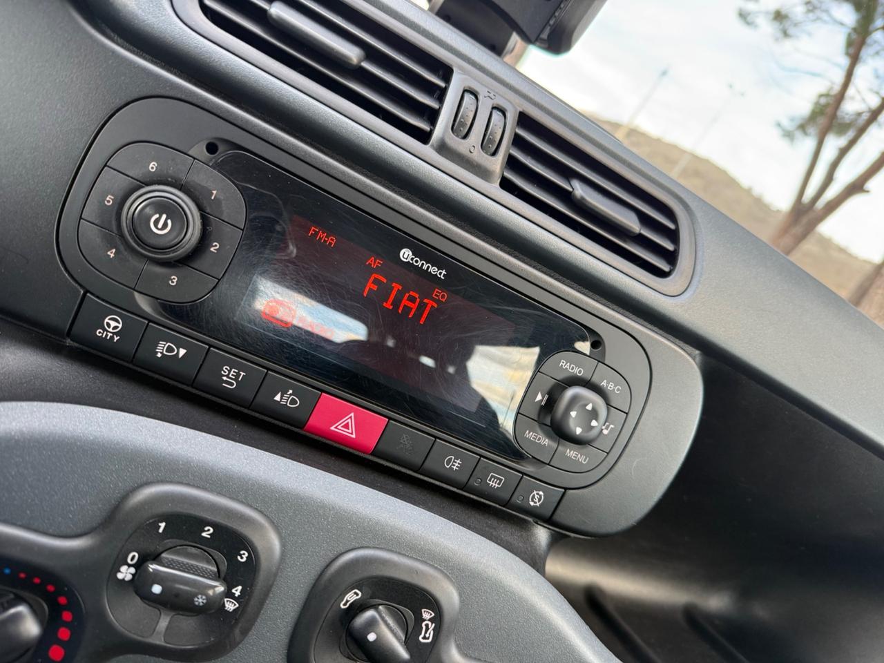 Fiat Panda 1.2 Connected by Wind