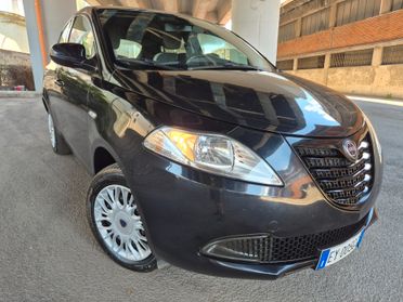 LANCIA Y 900 GAS (METANO) PERFETTA IN TUTTO DEL 2015