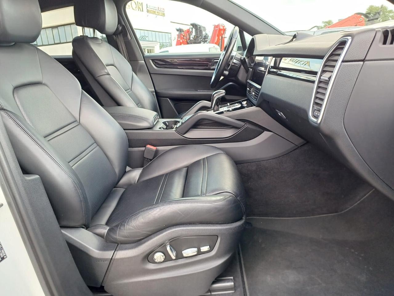 Porsche Cayenne 3.0 V6